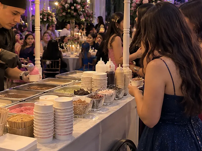 Estación de helados para eventos servida en un evento en Bogotá